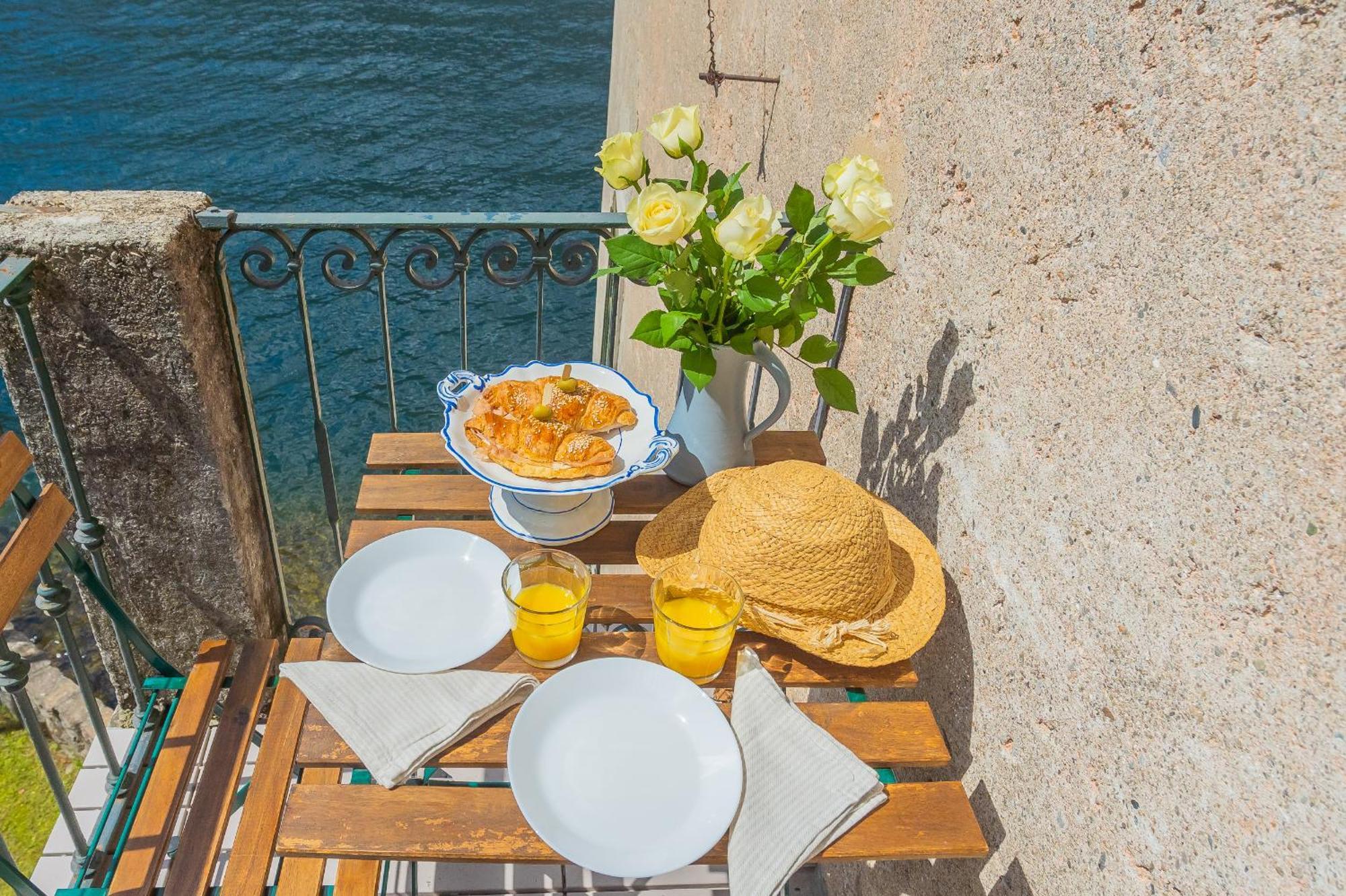 Deriva Apartment On Careno'S Beach By Rent All Como Nesso Dış mekan fotoğraf